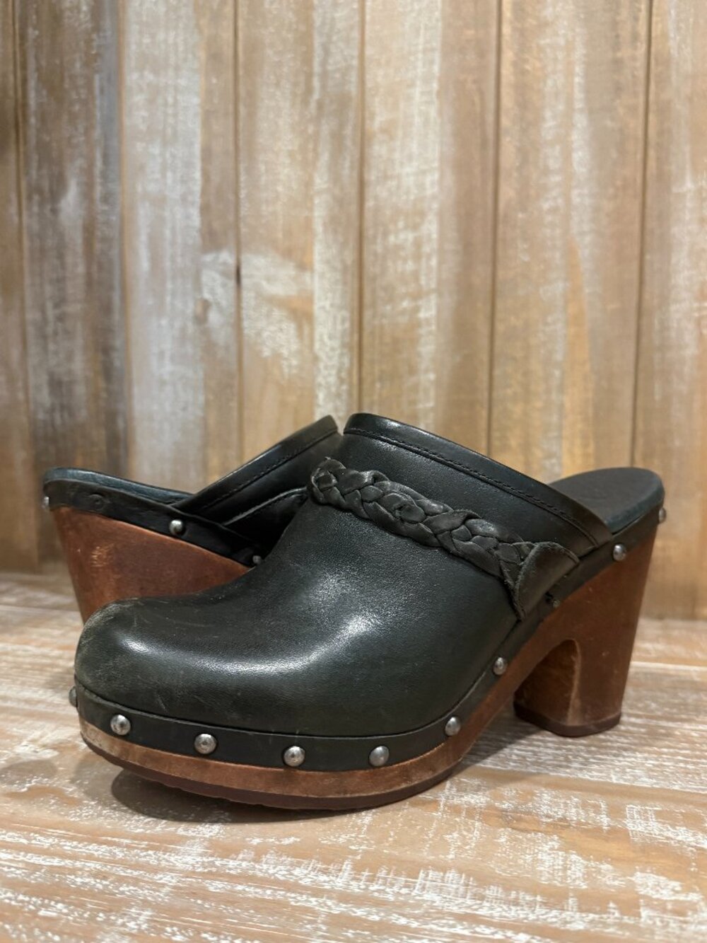 UGG KAYLEE Platform Clog Mule Women's 7 Black Leather Studs Wooded Heel Slip On